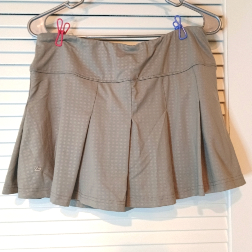 Bolle Women's Athletic Leisure Pleated Tanish Grey Skort Size Large